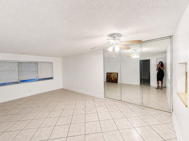410 SE 2nd St 415, Hallandale Beach, FL 33009