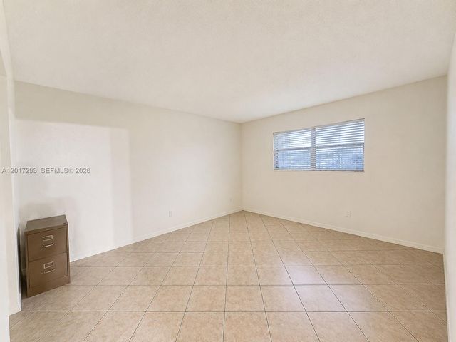 410 SE 2nd St 415, Hallandale Beach, FL 33009