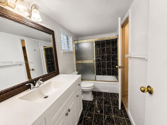 410 SE 2nd St 415, Hallandale Beach, FL 33009