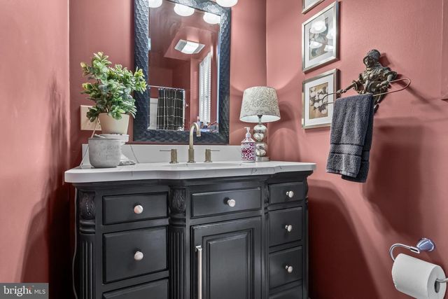 208 2ND ST, Rancocas, NJ 08073