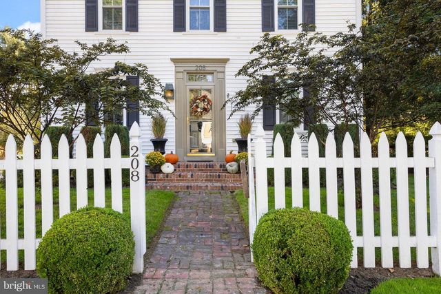 208 2ND ST, Rancocas, NJ 08073