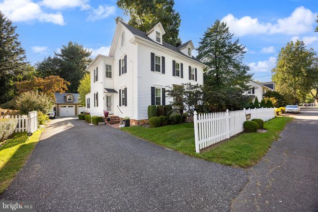 208 2ND ST, Rancocas, NJ 08073