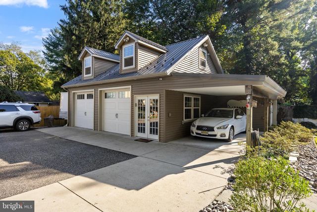 208 2ND ST, Rancocas, NJ 08073