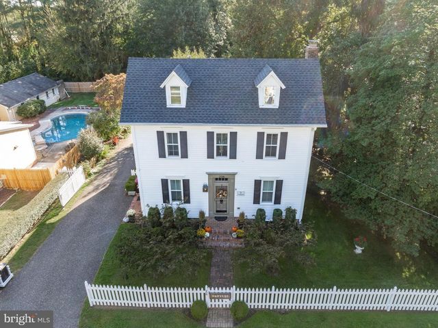 208 2ND ST, Rancocas, NJ 08073