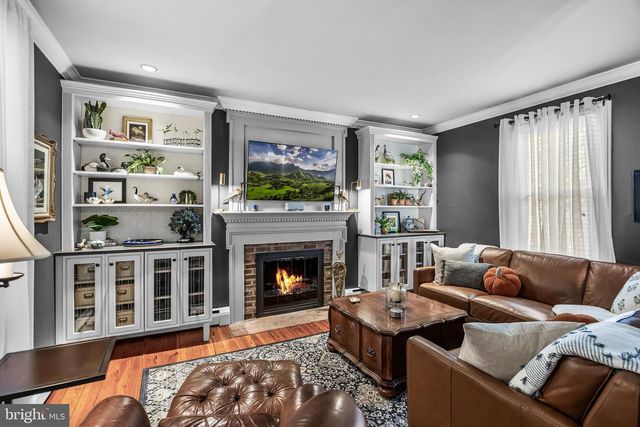 208 2ND ST, Rancocas, NJ 08073