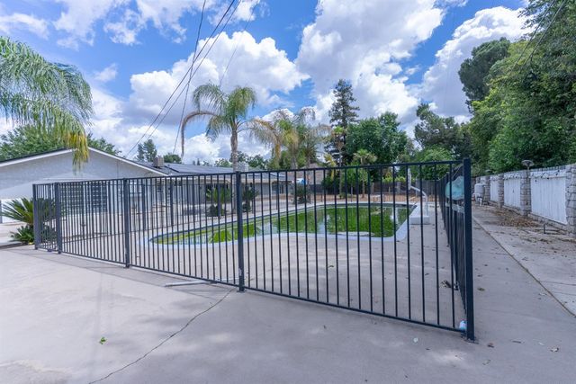 5454 E Butler Avenue, Fresno, CA 93727