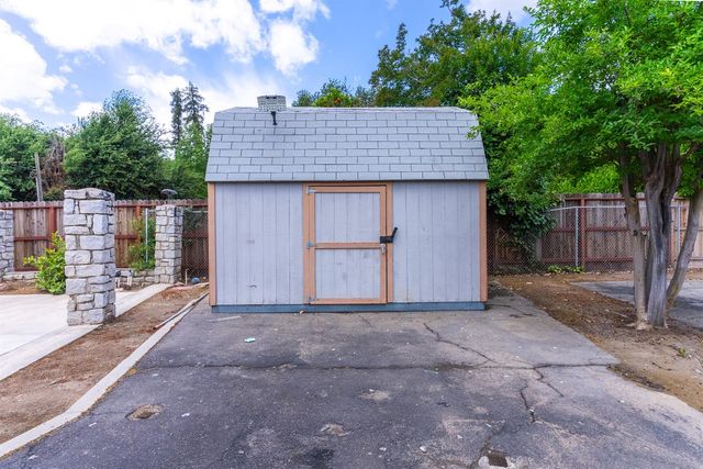 5454 E Butler Avenue, Fresno, CA 93727