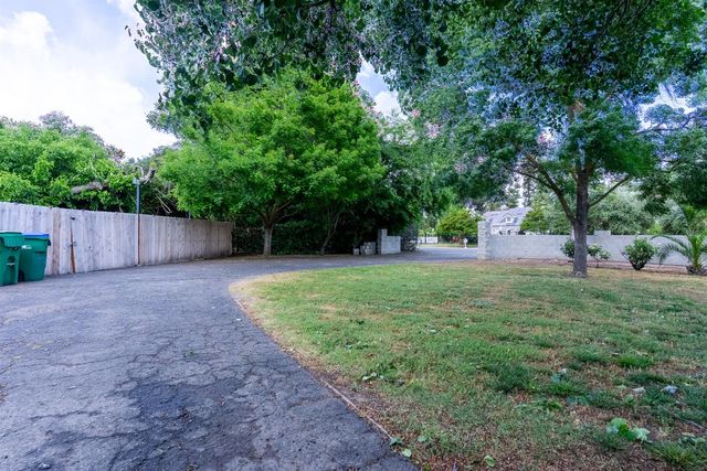 5454 E Butler Avenue, Fresno, CA 93727