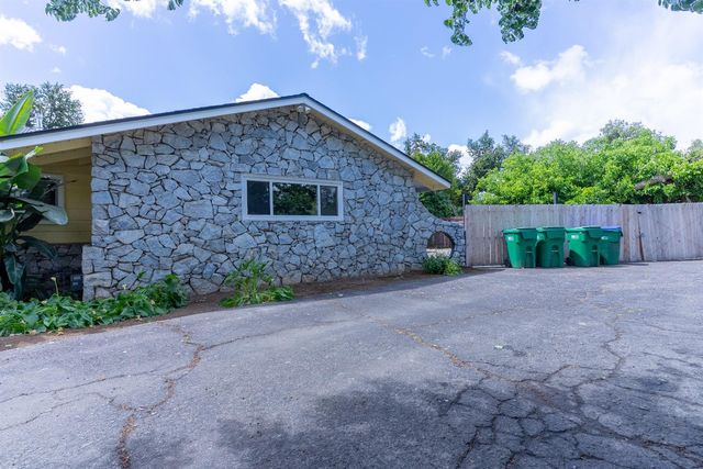 5454 E Butler Avenue, Fresno, CA 93727