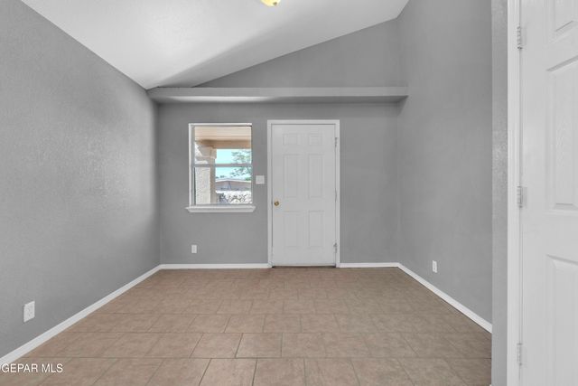 10432 Valle Koki Drive, Socorro, TX 79927