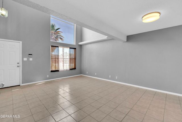 10432 Valle Koki Drive, Socorro, TX 79927