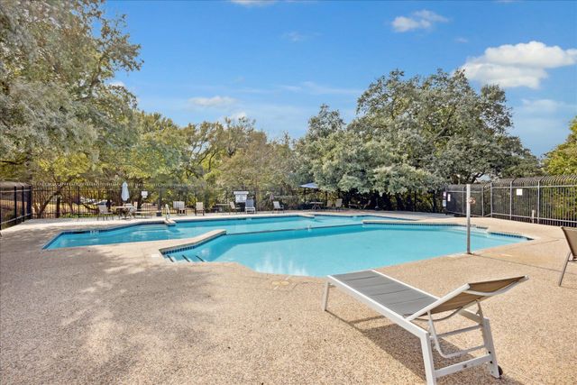 1015 E Yager LN 64, Austin, TX 78753