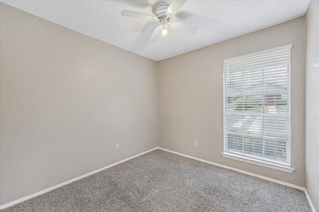 1015 E Yager LN 64, Austin, TX 78753