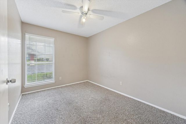 1015 E Yager LN 64, Austin, TX 78753