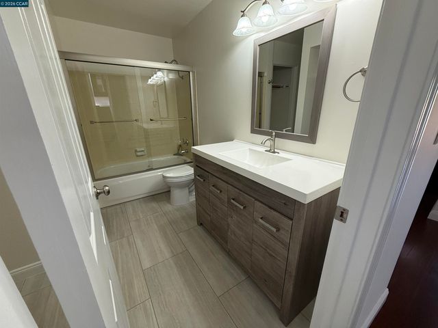 6451 Parklane Plz, Martinez, CA 94553