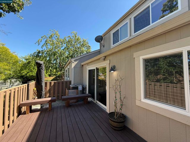 6451 Parklane Plz, Martinez, CA 94553