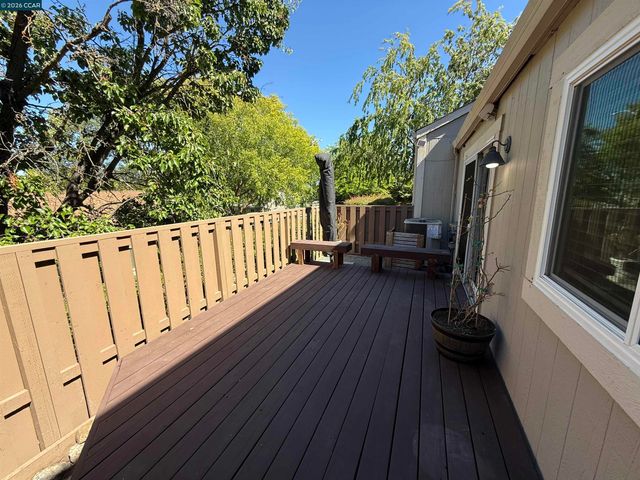 6451 Parklane Plz, Martinez, CA 94553