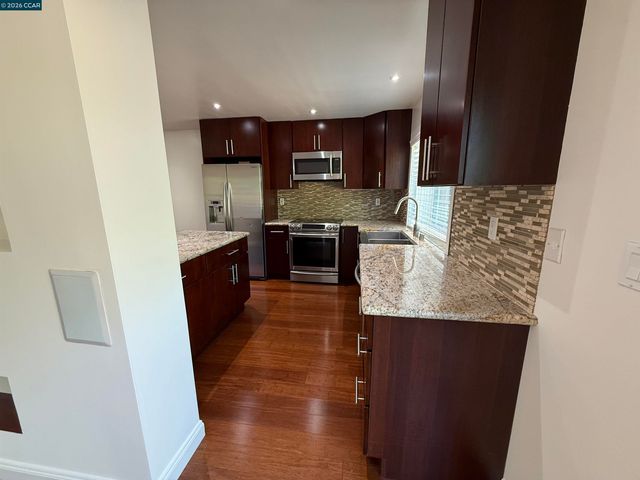 6451 Parklane Plz, Martinez, CA 94553