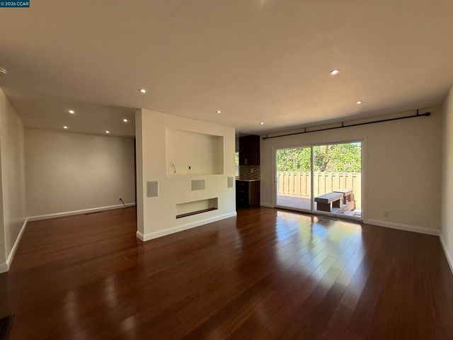 6451 Parklane Plz, Martinez, CA 94553