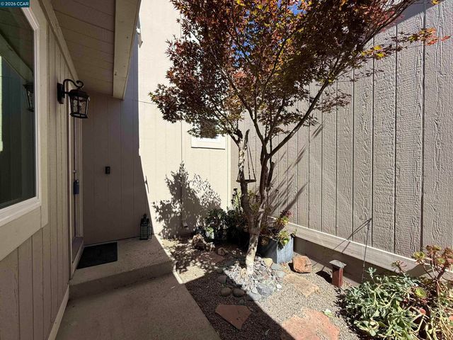 6451 Parklane Plz, Martinez, CA 94553