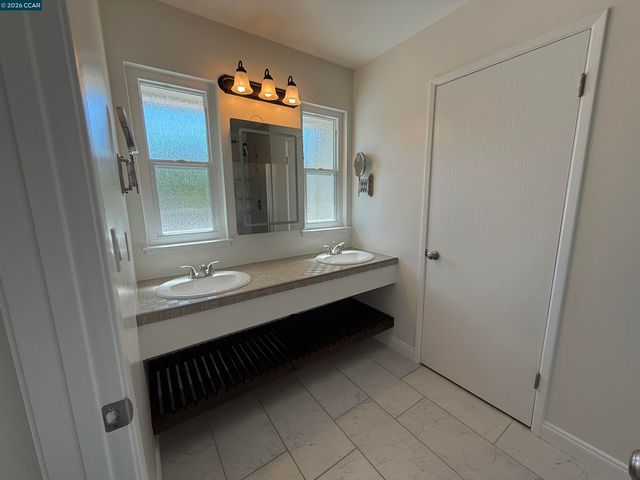6451 Parklane Plz, Martinez, CA 94553