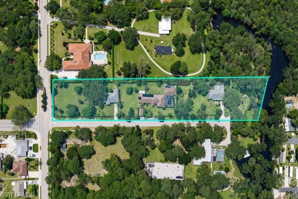 1063 SHADOWLAWN DR, Naples, FL 34104