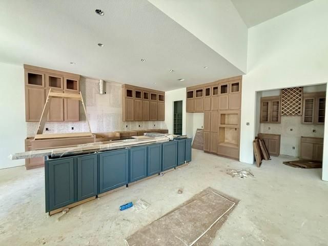 323 Louvenia Court, Pinehurst, TX 77362