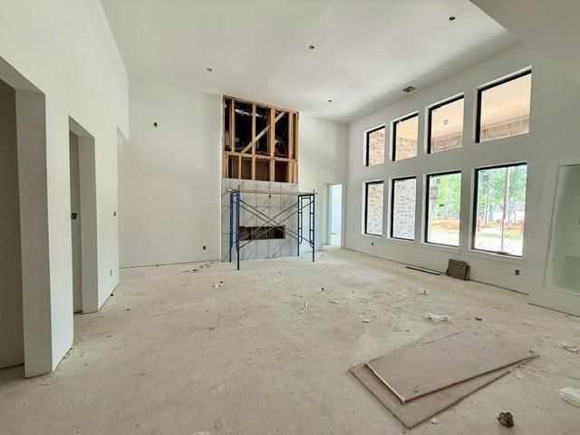 323 Louvenia Court, Pinehurst, TX 77362