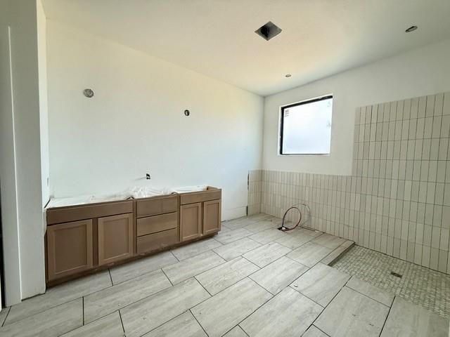 323 Louvenia Court, Pinehurst, TX 77362