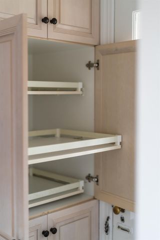 1000 SELMA BLVD, Staunton, VA 24401