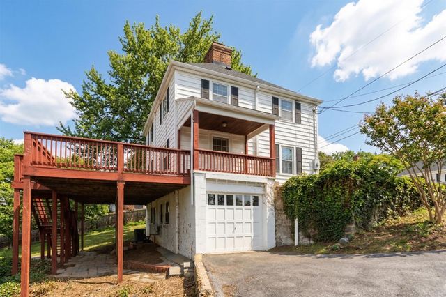 1000 SELMA BLVD, Staunton, VA 24401