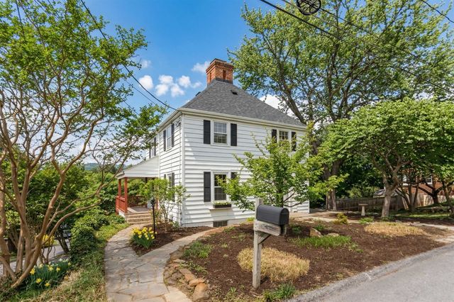 1000 SELMA BLVD, Staunton, VA 24401