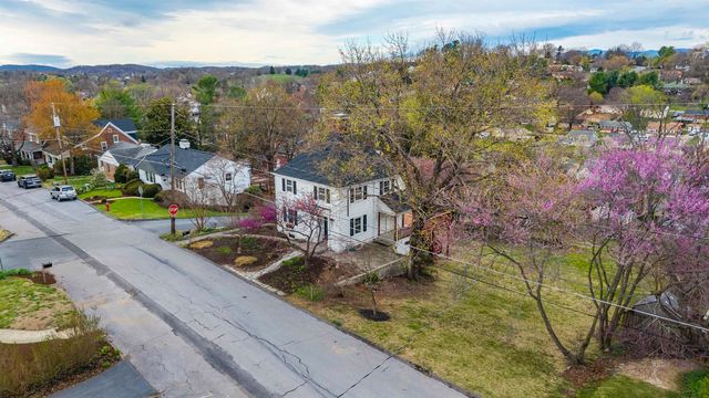 1000 SELMA BLVD, Staunton, VA 24401