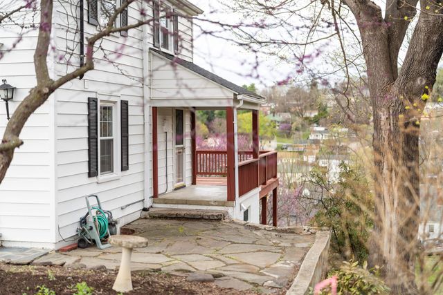 1000 SELMA BLVD, Staunton, VA 24401