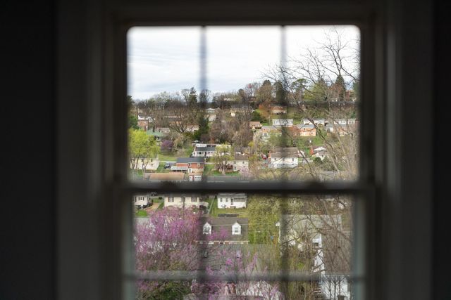 1000 SELMA BLVD, Staunton, VA 24401