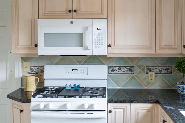 1000 SELMA BLVD, Staunton, VA 24401