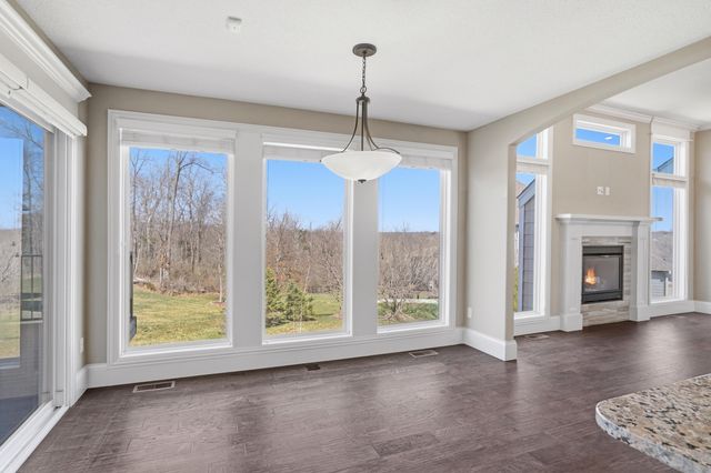 4801 BREAKERS CT, Columbia, MO 65203