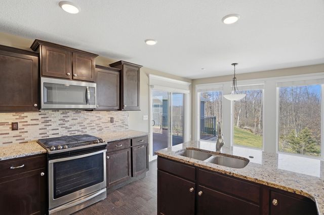 4801 BREAKERS CT, Columbia, MO 65203