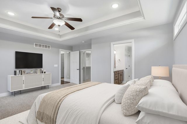 4801 BREAKERS CT, Columbia, MO 65203