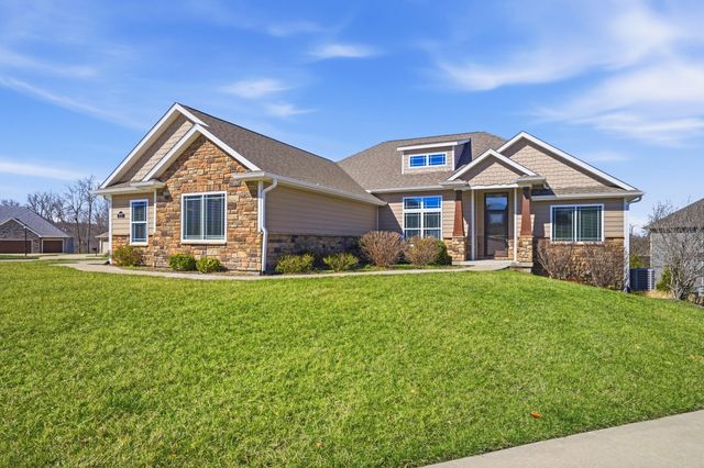 4801 BREAKERS CT, Columbia, MO 65203