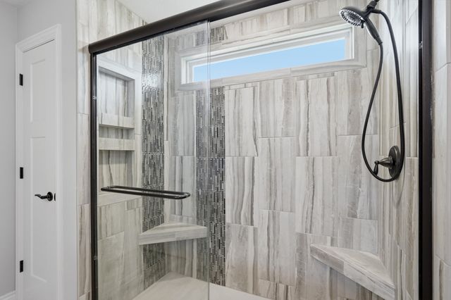 4801 BREAKERS CT, Columbia, MO 65203