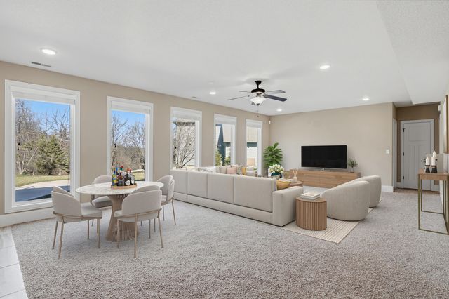 4801 BREAKERS CT, Columbia, MO 65203