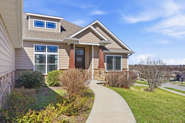 4801 BREAKERS CT, Columbia, MO 65203