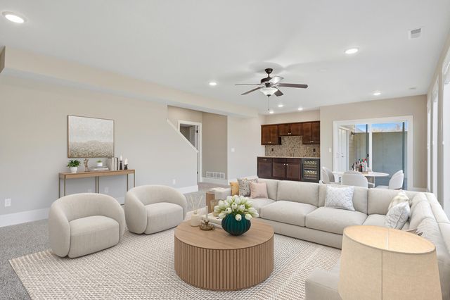 4801 BREAKERS CT, Columbia, MO 65203