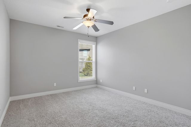 4801 BREAKERS CT, Columbia, MO 65203