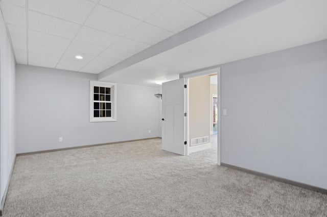 4801 BREAKERS CT, Columbia, MO 65203