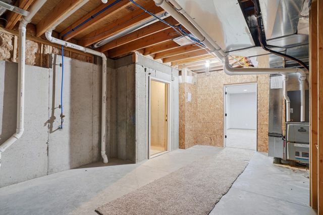 4801 BREAKERS CT, Columbia, MO 65203