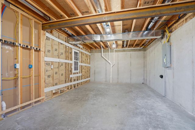 4801 BREAKERS CT, Columbia, MO 65203