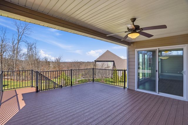 4801 BREAKERS CT, Columbia, MO 65203