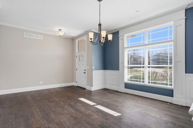 4801 BREAKERS CT, Columbia, MO 65203